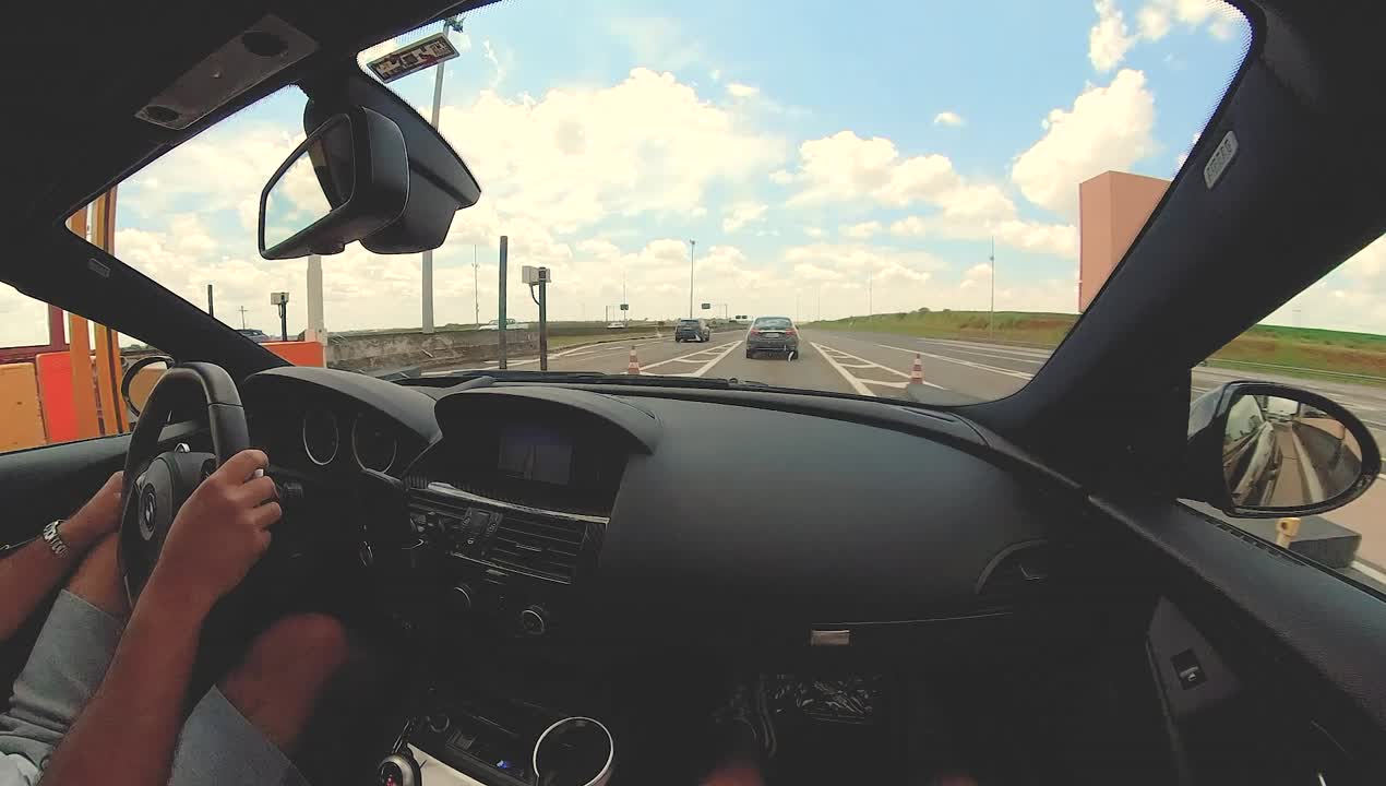 bmw m6 v10 supercharger 750cv vs honda cbr1000