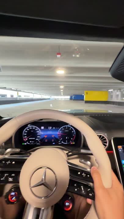 Fazendo barulho com a Mercedes SL55 Amg